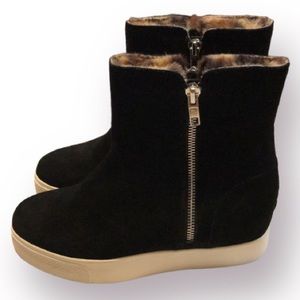 NEW STEVE MADDEN BOOTS WITH THE FUR